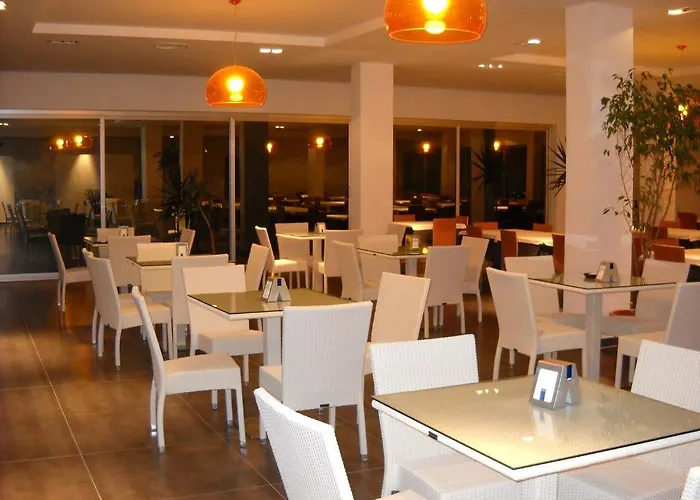 ホテル Summertime カブラス